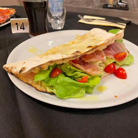 Albergo Pizzeria 76 06 Agliana Esterno foto